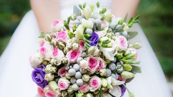 bride holding wedding bouquet